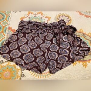 Free People Paisley Side Tie/Zip Shorts Size 2 Burgundy EUC